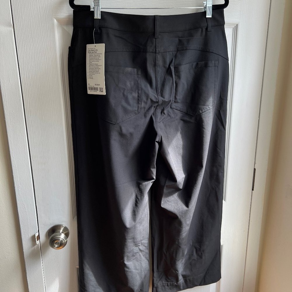 NWT - BRAND NEW - Lululemon City Sleek 5 Pkt Wide Leg Pant - Black - Size 32